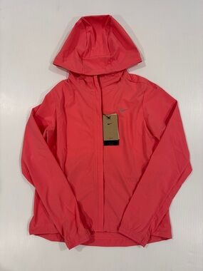 Nike Swift Repel UV Packable Jacket Women’s Size Small NWT!